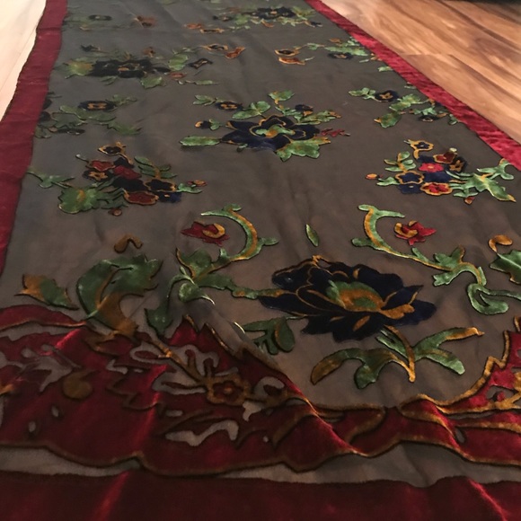 Museum Collection Unique Scarf /Rayon and silk - Picture 7 of 8